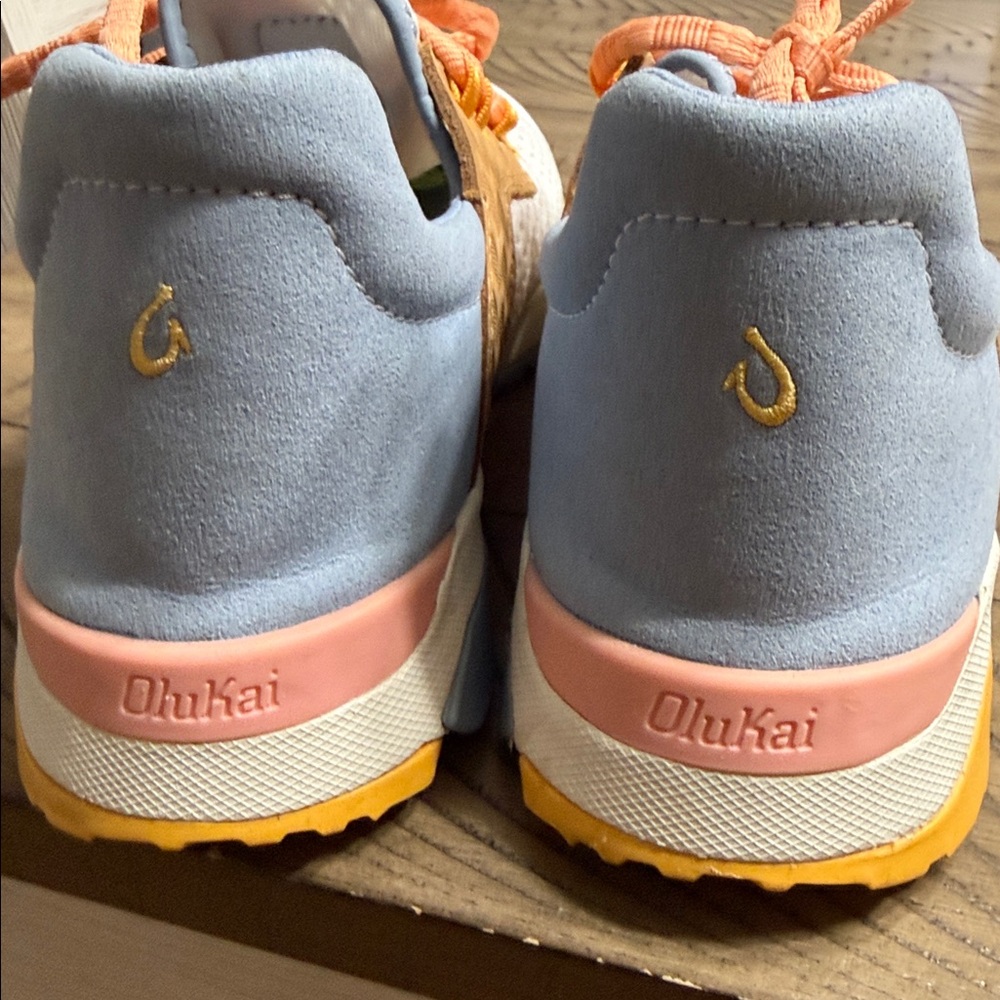 Womens White Mesh Sneakers with Peach Laces - Picture 6 of 6